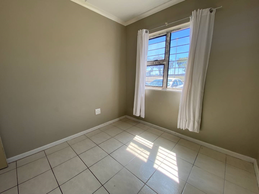 1 Bedroom Property for Sale in Maitland Western Cape